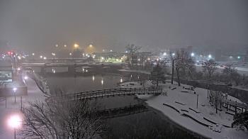 Weather camera view of City of Elgin.