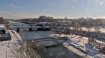 Weather camera view of City of Elgin.