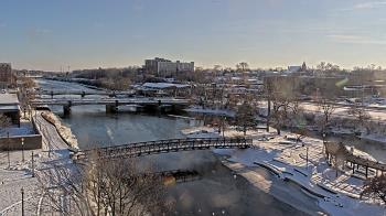 Weather camera view of City of Elgin.