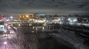 Weather camera view of City of Elgin.