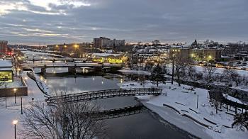 Weather camera view of City of Elgin.