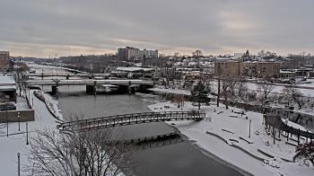 Weather camera view of City of Elgin.