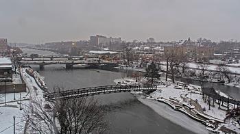 Weather camera view of City of Elgin.