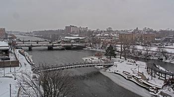 Weather camera view of City of Elgin.