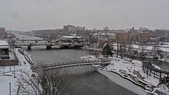 Weather camera view of City of Elgin.