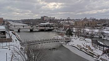 Weather camera view of City of Elgin.