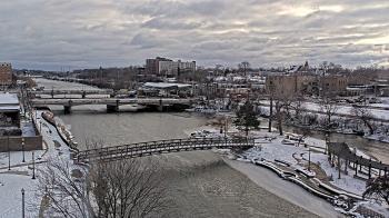 Weather camera view of City of Elgin.
