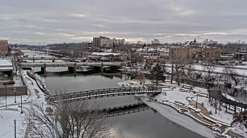 Weather camera view of City of Elgin.