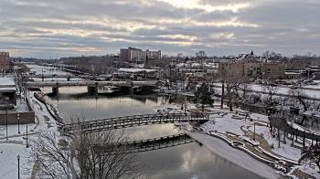 Weather camera view of City of Elgin.