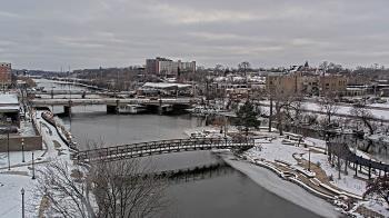 Weather camera view of City of Elgin.