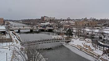 Weather camera view of City of Elgin.