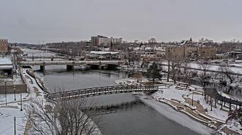 Weather camera view of City of Elgin.