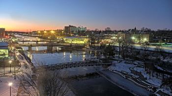 Weather camera view of City of Elgin.