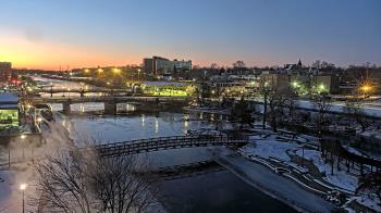 Weather camera view of City of Elgin.