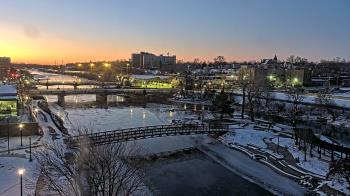 Weather camera view of City of Elgin.
