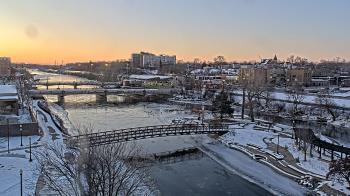 Weather camera view of City of Elgin.