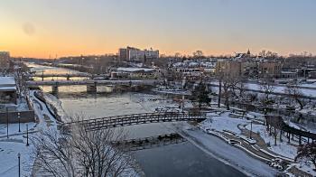 Weather camera view of City of Elgin.