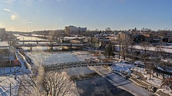 Weather camera view of City of Elgin.