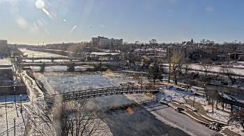 Weather camera view of City of Elgin.