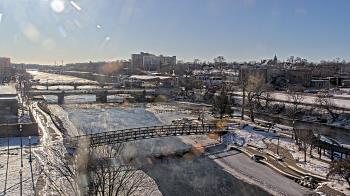 Weather camera view of City of Elgin.