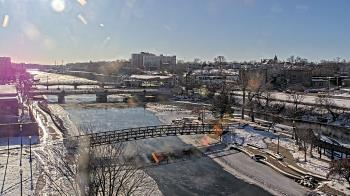 Weather camera view of City of Elgin.