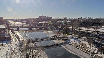 Weather camera view of City of Elgin.