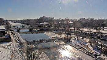 Weather camera view of City of Elgin.