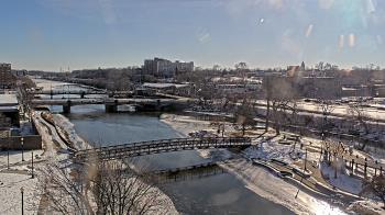 Weather camera view of City of Elgin.