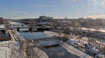 Weather camera view of City of Elgin.