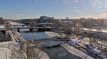 Weather camera view of City of Elgin.