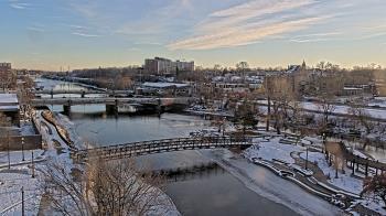 Weather camera view of City of Elgin.