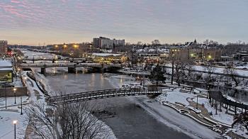 Weather camera view of City of Elgin.