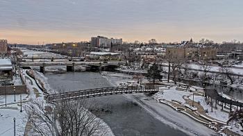 Weather camera view of City of Elgin.