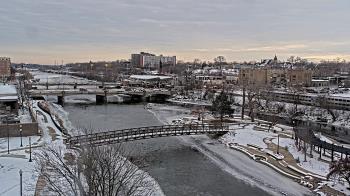 Weather camera view of City of Elgin.