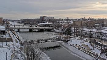 Weather camera view of City of Elgin.