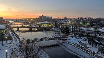 Weather camera view of City of Elgin.