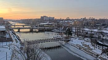 Weather camera view of City of Elgin.