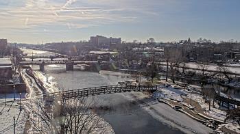 Weather camera view of City of Elgin.