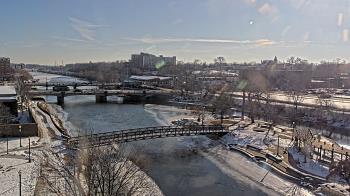 Weather camera view of City of Elgin.