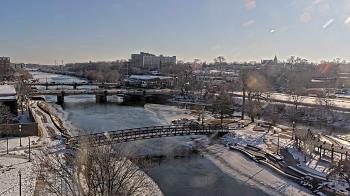 Weather camera view of City of Elgin.