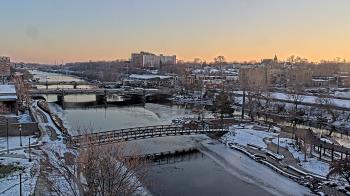 Weather camera view of City of Elgin.