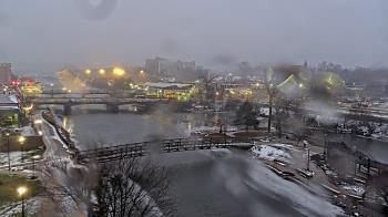 Weather camera view of City of Elgin.