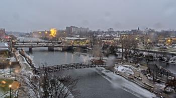 Weather camera view of City of Elgin.