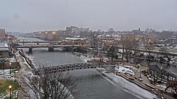 Weather camera view of City of Elgin.