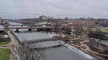 Weather camera view of City of Elgin.