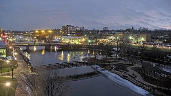 Weather camera view of City of Elgin.