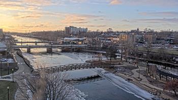 Weather camera view of City of Elgin.