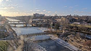 Weather camera view of City of Elgin.