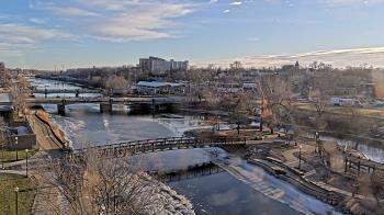 Weather camera view of City of Elgin.