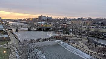 Weather camera view of City of Elgin.